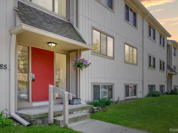 1685 Riverside Dr #10, Rochester Hills, MI 48309