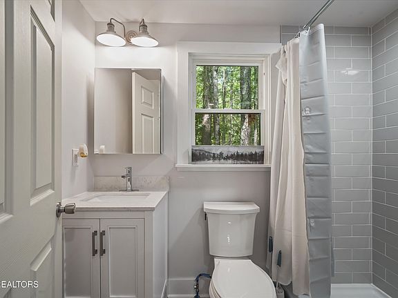 23rd image of 2122 Dove Ridge Ln