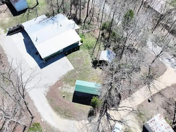 100 Camelot Dr, Camden, TN 38320