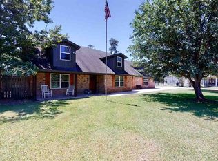 419 W Pineshadows Dr, Sour Lake, TX 77659