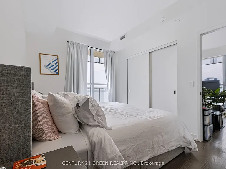 15 Lower Jarvis St #2105 — Photo 6