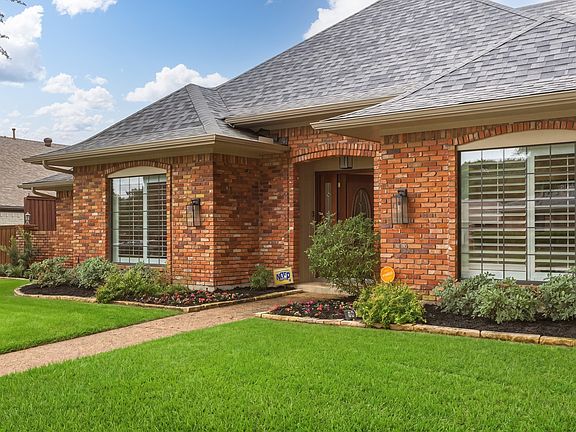 3rd image of 9510 Hillview Dr