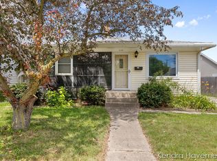 635 Leonard St NE, Grand Rapids, MI 49503