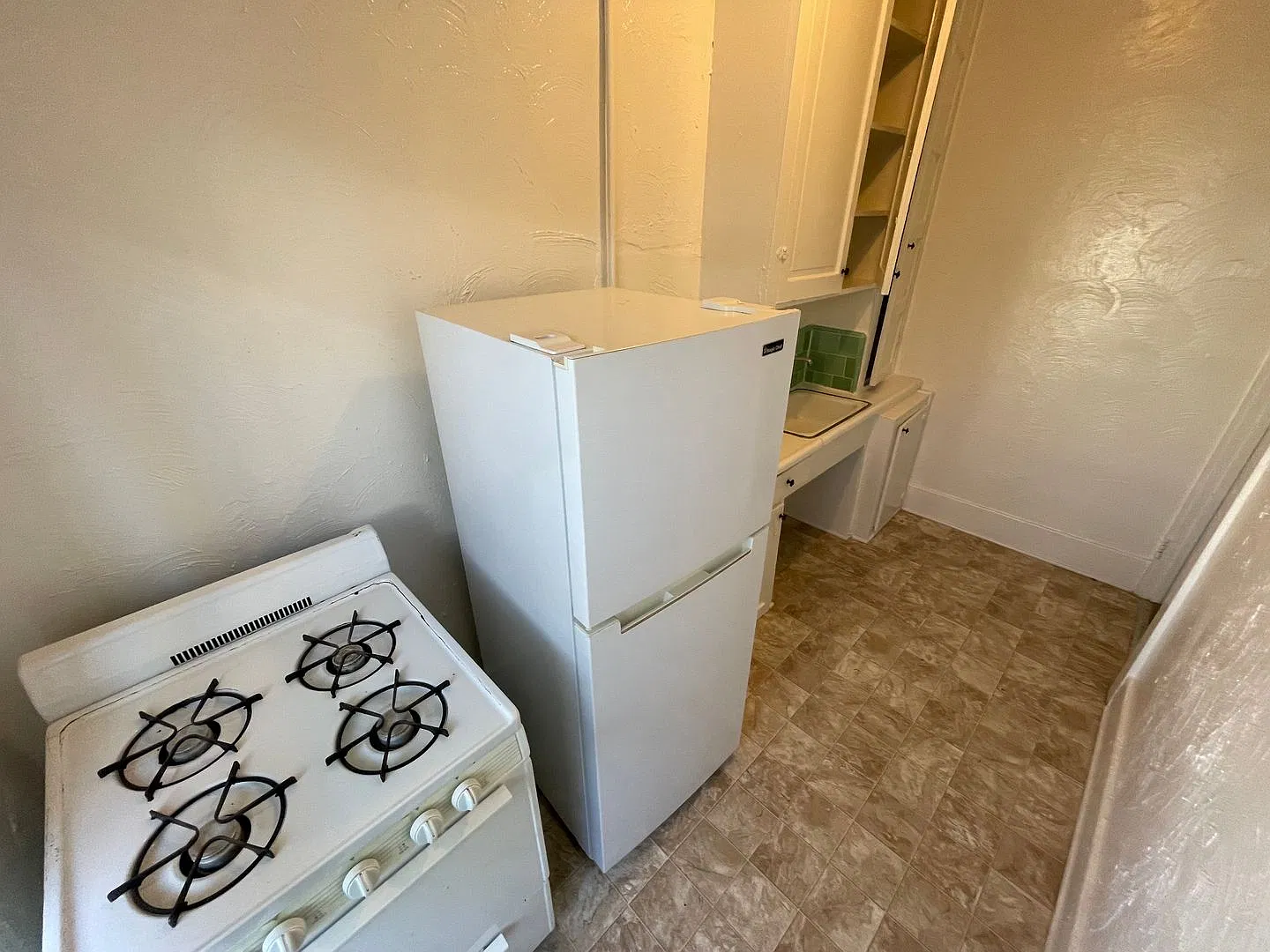 704 Pacific Ave — Photo 4