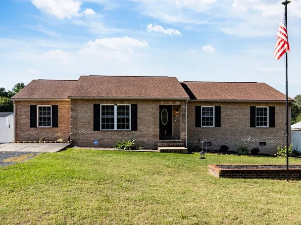 134 Mercer Cir, Grottoes, VA 24441