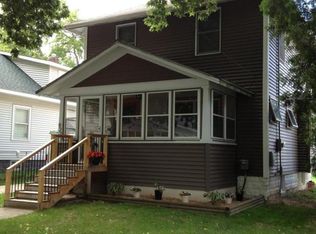 921 Clyde St, Lansing, MI 48915