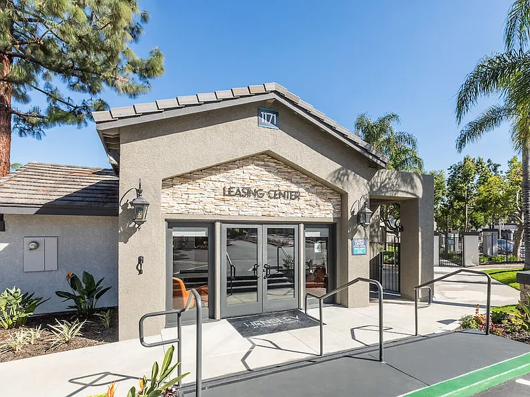 Hensley at Corona Pointe — Photo 18
