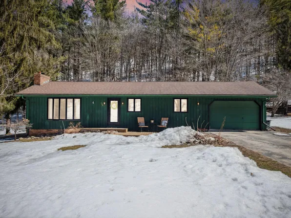 628 S Butternut St, Elmwood, WI 54740