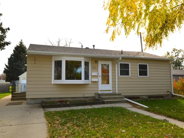 816 5th Ave NE, Aberdeen, SD 57401