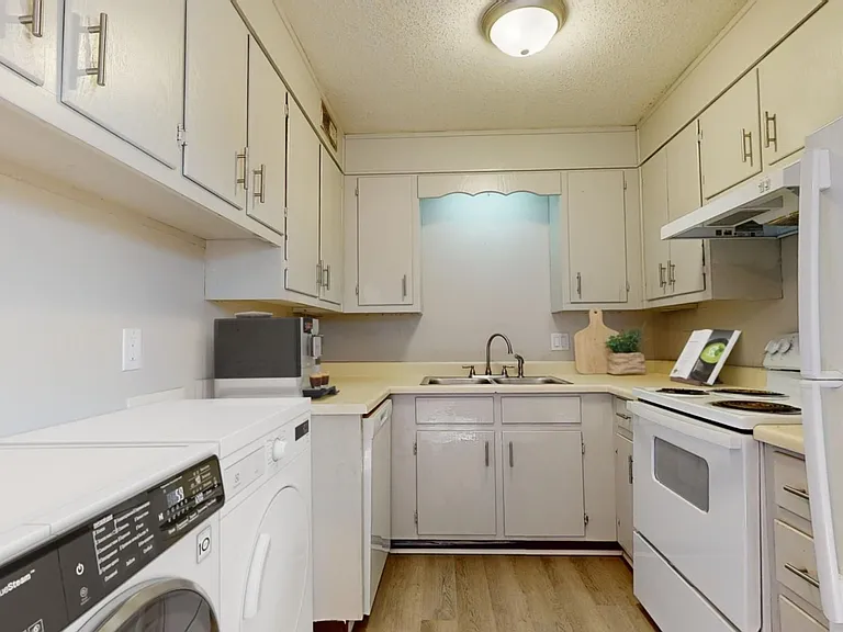 Ridge View Apartments — Photo 29