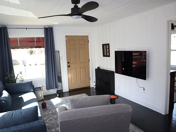 3rd image of 30 Roche Ave