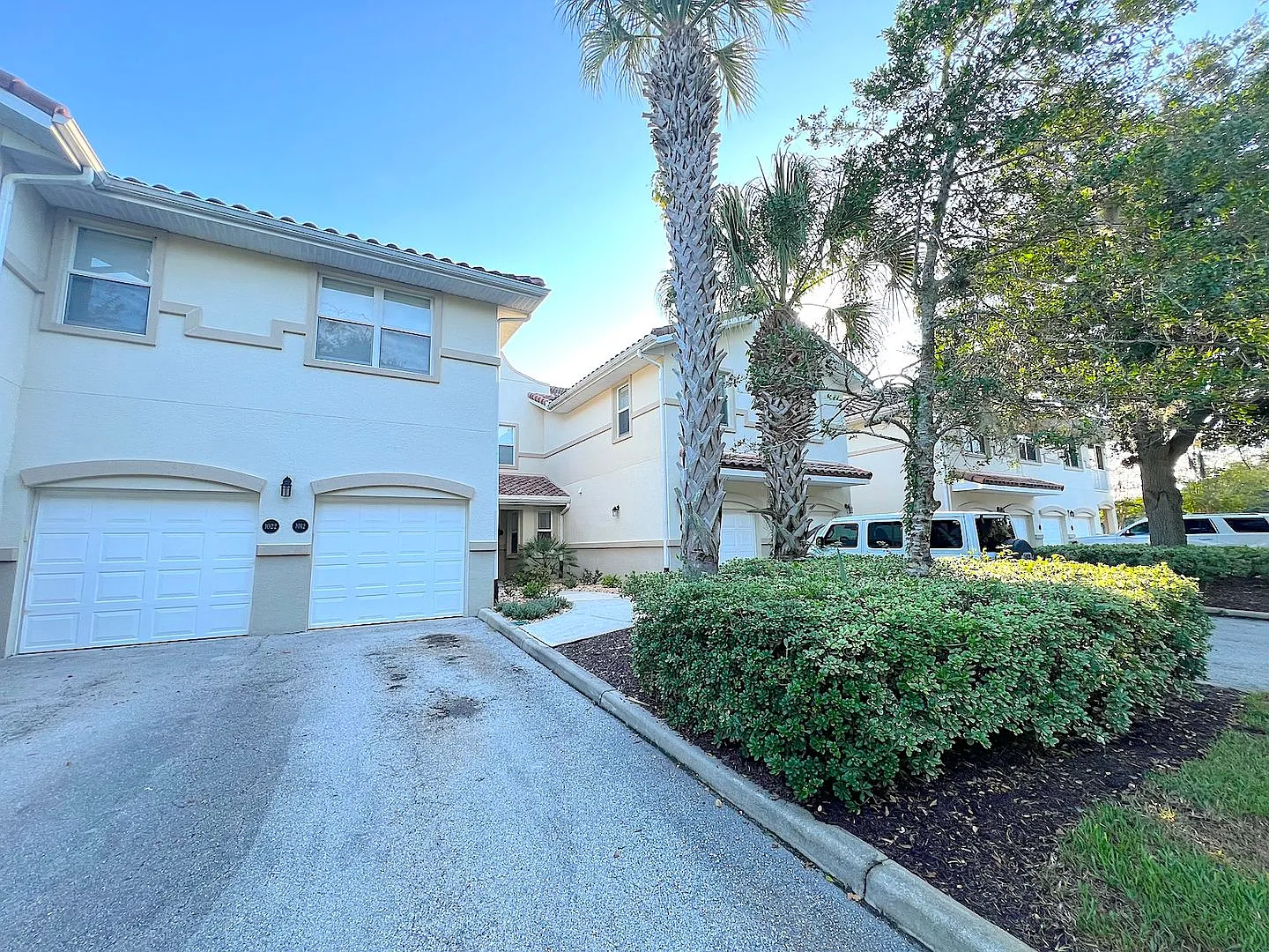 Luxury 3 Bed 2 Bath Condo Home in Gated Community for Rent! — Photo 2