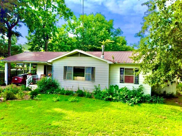 416 W 9th St, Mulberry, AR 72947