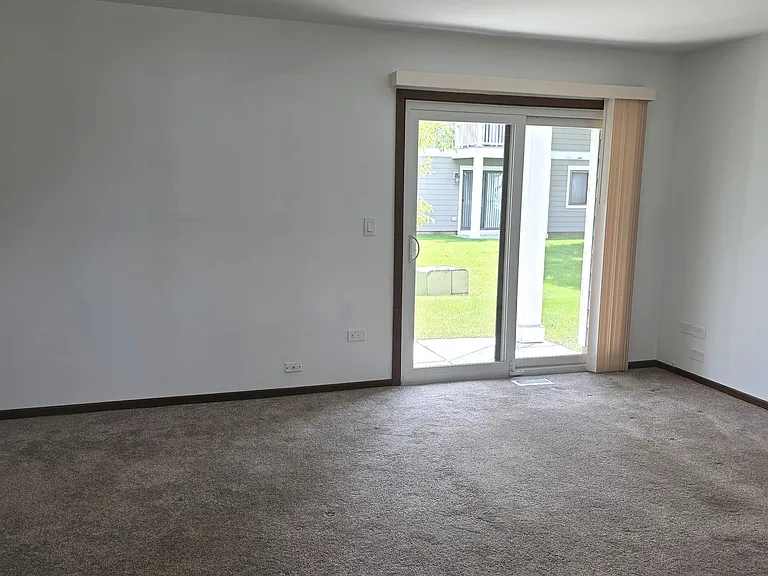 951 Glouchester Cir #0 — Photo 6