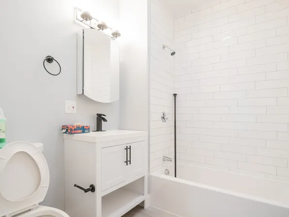 346 Saratoga St #1B, Boston, MA 02128