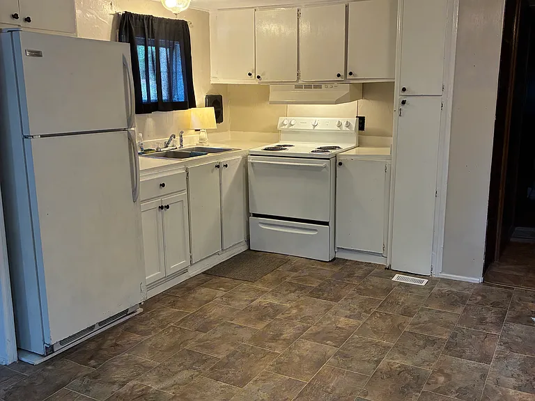 180 Dowd Dr — Photo 9