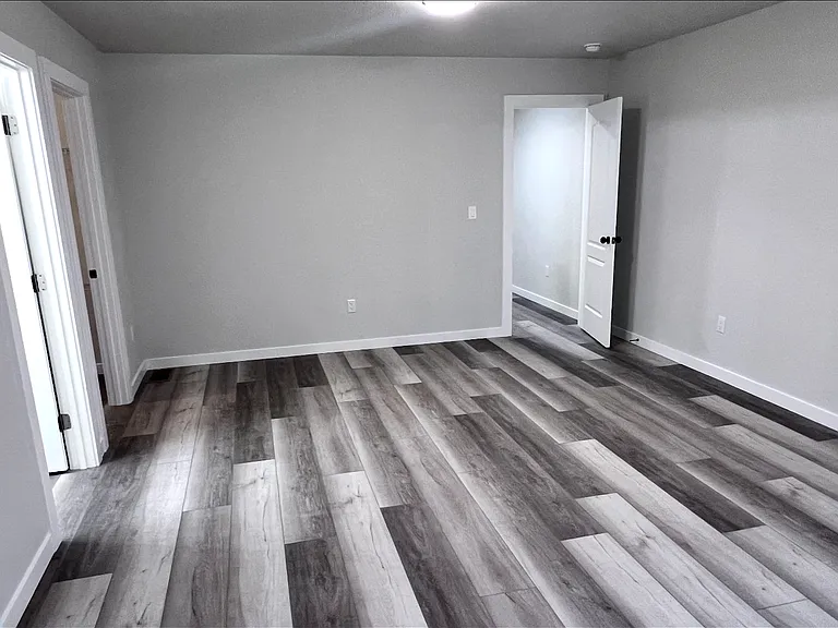 1806 N Coach Ln — Photo 12