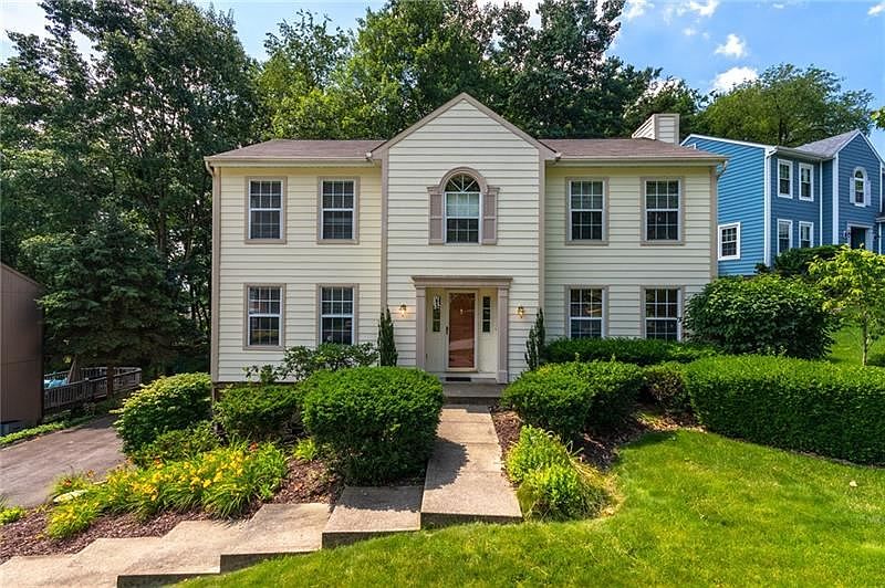 1st image of 423 Monmouth Dr