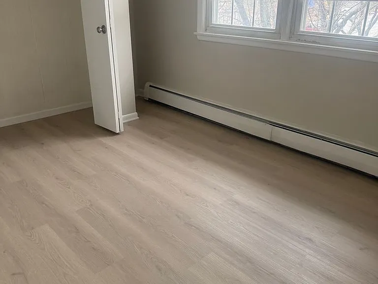 Colonial — Photo 18
