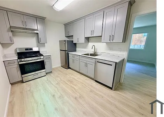 1132 Parker St #B — Photo 5