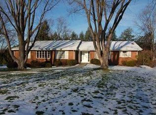 2636 Thorntree Dr, Pittsburgh, PA 15241