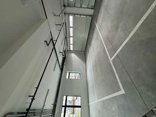 3 bed, $4,950 — Photo 3