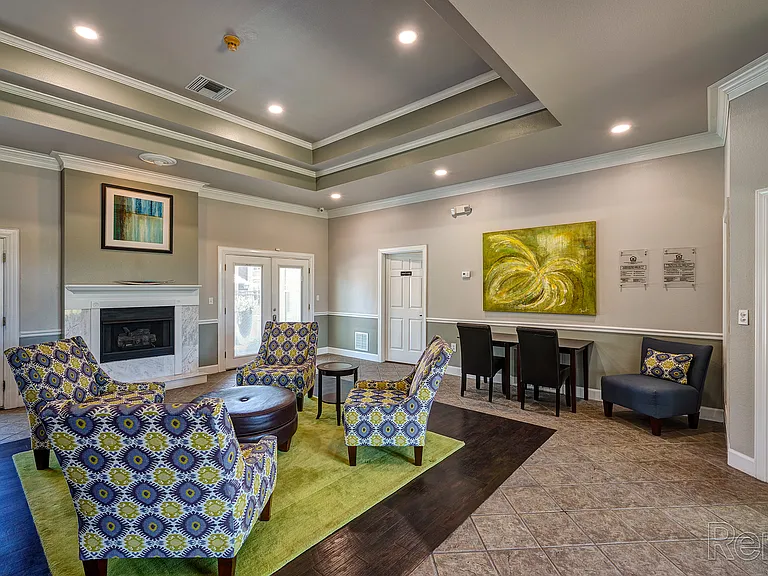 Crestview at Oakleigh Apartments — Photo 52