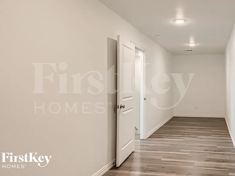 7360 Parkside Place Dr — Photo 24