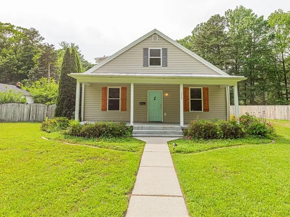 218 N James St, Ashland, VA 23005