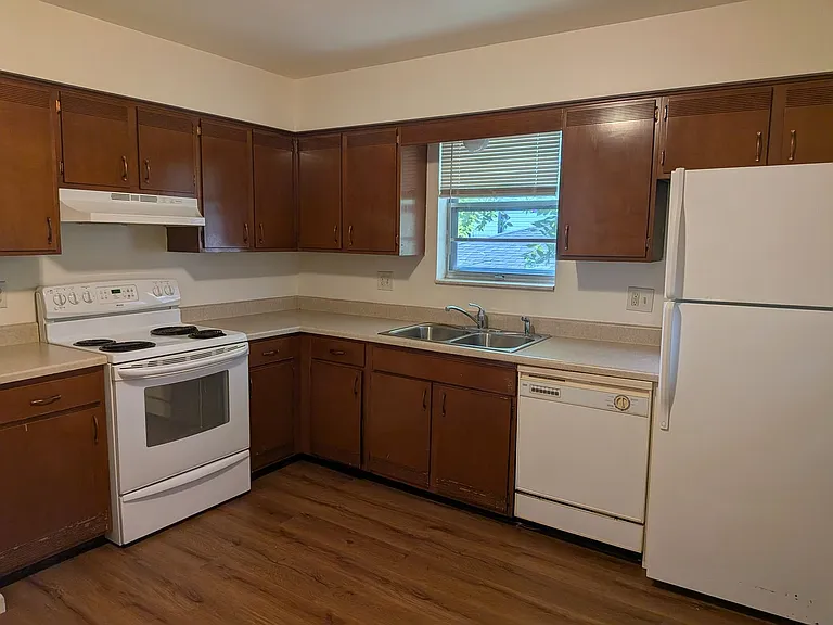805 S Fairview Rd — Photo 6