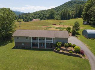 569 Pinhook Rd, Robbinsville, NC 28771
