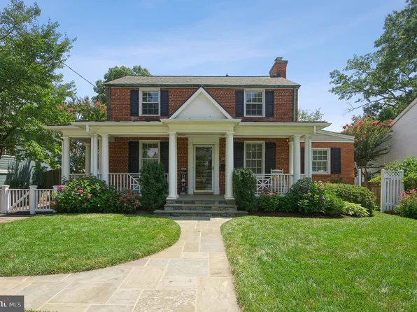 5808 Wyngate Dr, Bethesda, MD 20817