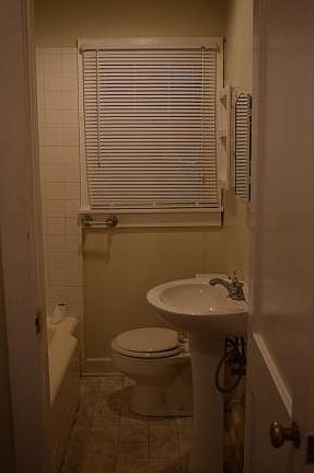 3rd image of 2910 W Walnut St