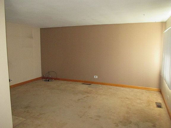 2nd image of 674 163rd St