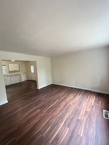 2 bed, 1.5 bath, 1200 sqft, $1,900 — Photo 2