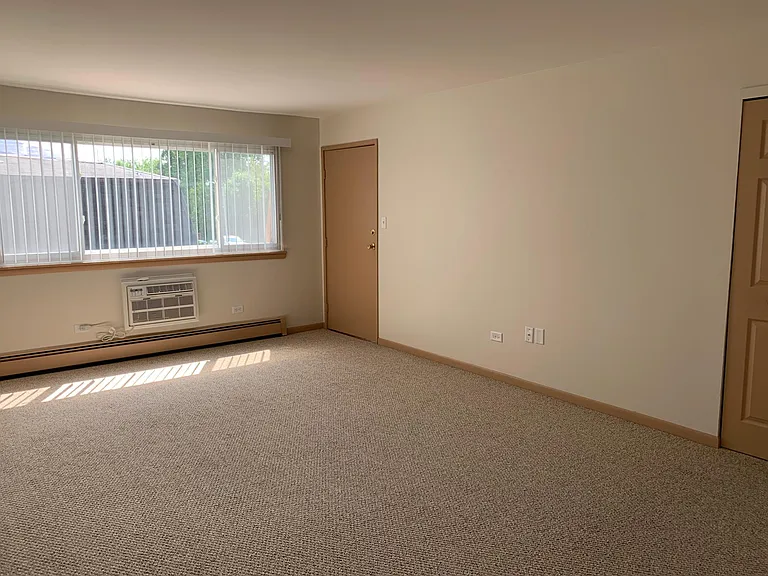 516 Schroeder Ave — Photo 3