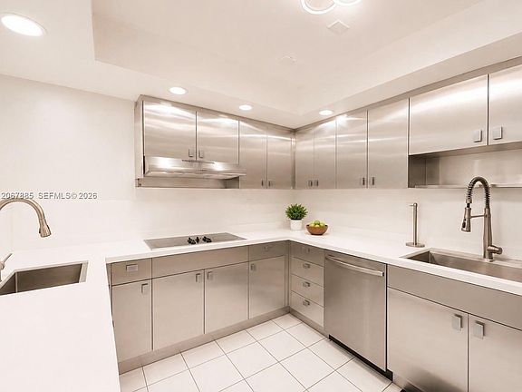 3rd image of 406 Saint Andrews Rd #53
