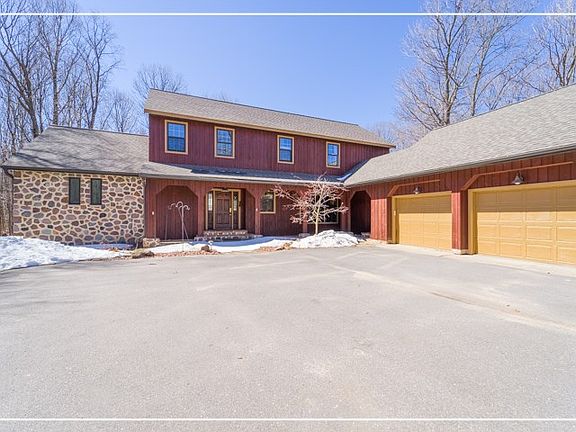 5th image of Woodbine Ln