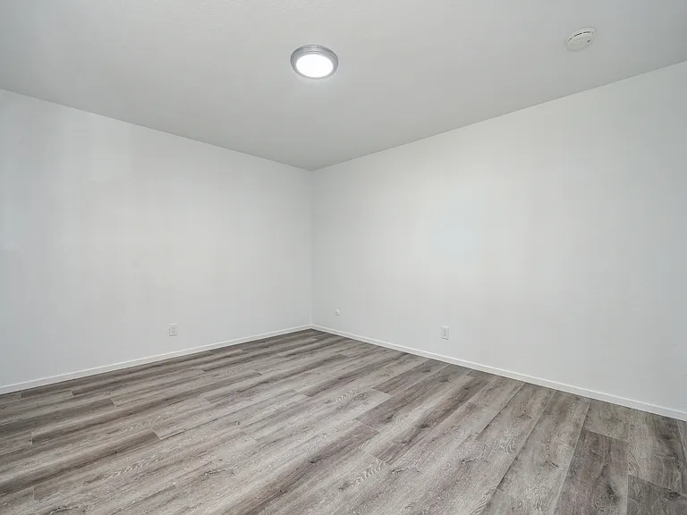 109 Lincoln Way #D — Photo 8