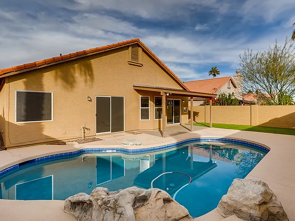 5th image of 3227 E Silverwood Dr