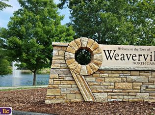 91 Spicewood Rd, Weaverville, NC 28787