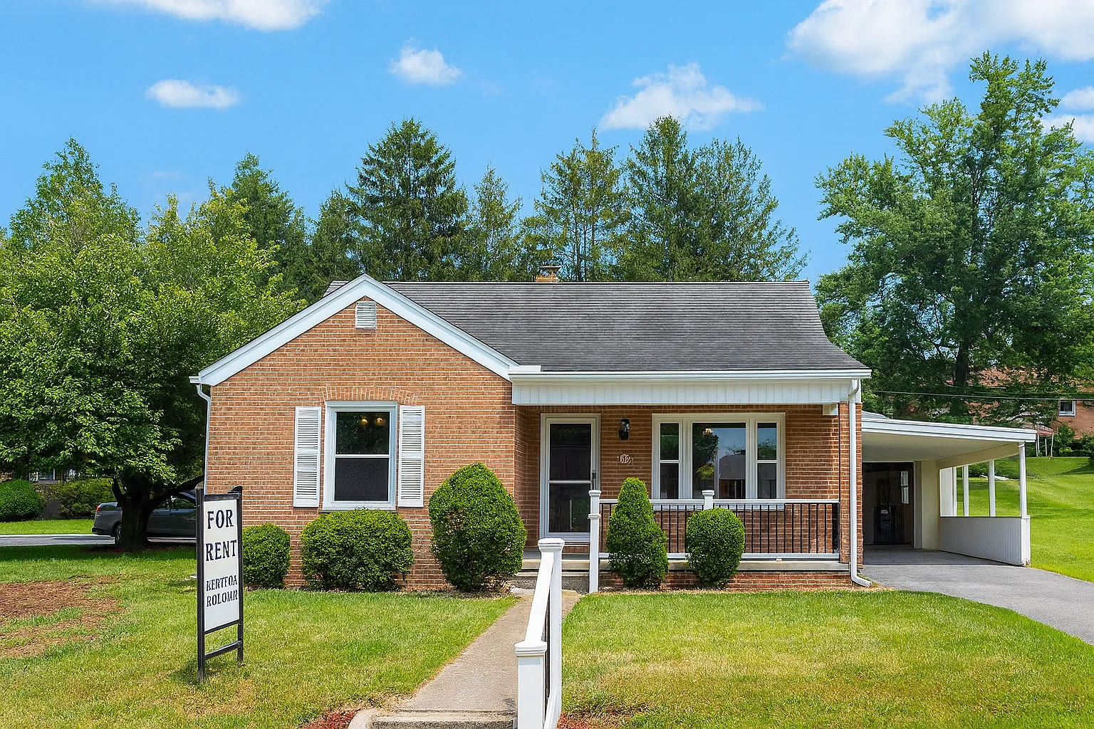 3 bed, 1023 sqft, $2,000 — Photo 1