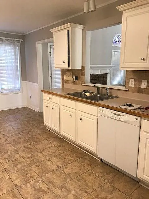 7250 Hunters Trace Dr — Photo 3