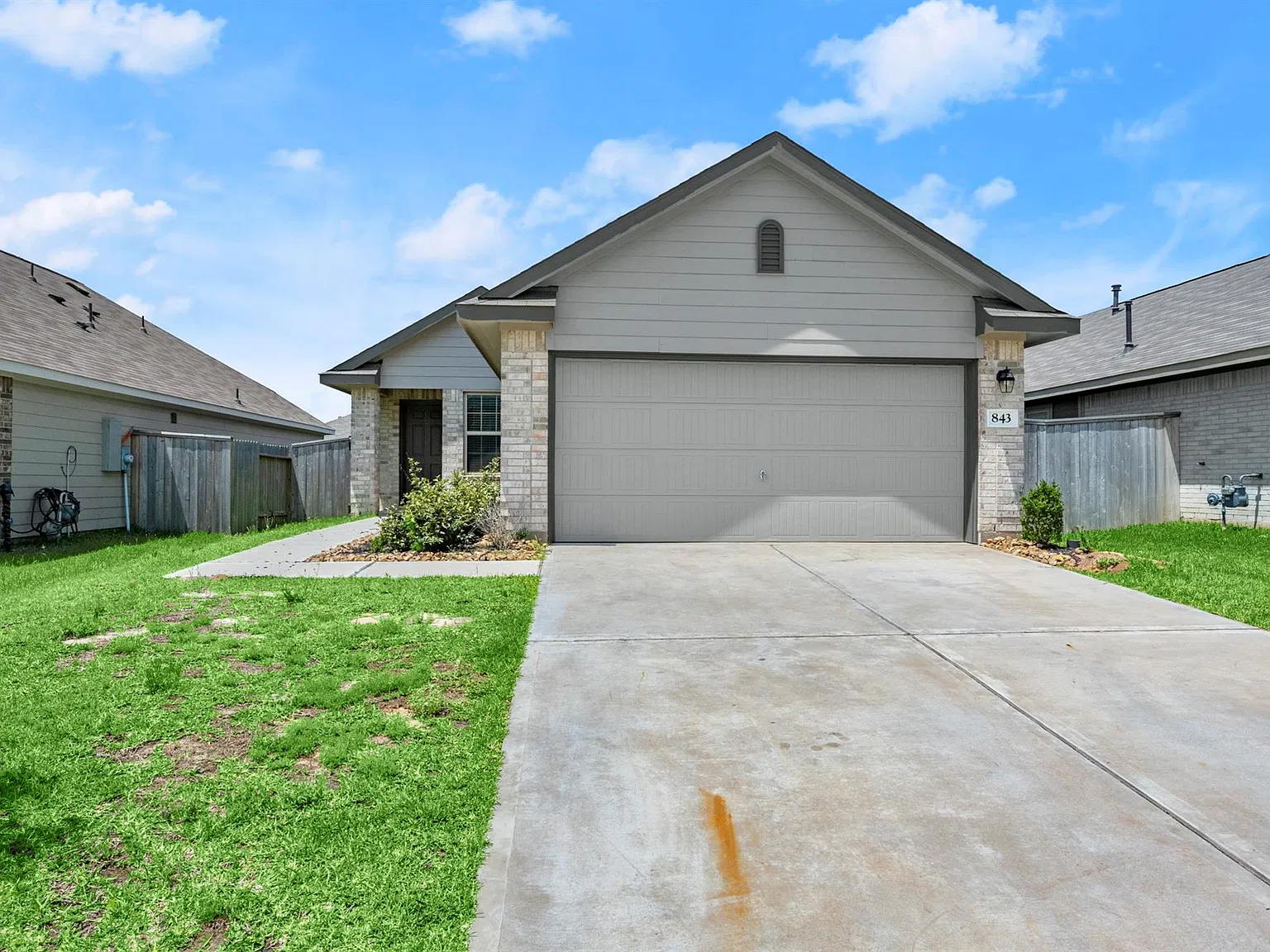 3 bed, 2.0 bath, 1188 sqft, $1,595 — Photo 2