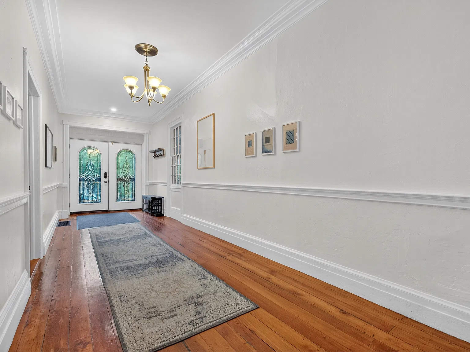 5 bed, 3640 sqft, $4,500 — Photo 2