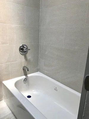 Rented by Halvatzis Realty | media 38