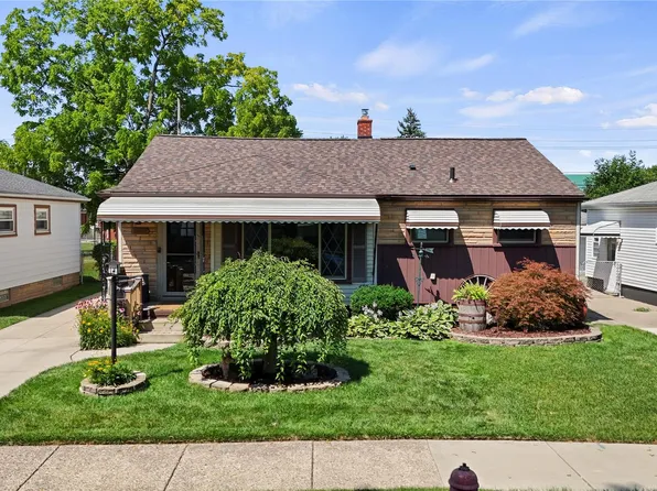 29075 Commonwealth St, Roseville, MI 48066