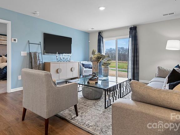 4th image of 183 Brentwood Dr #18