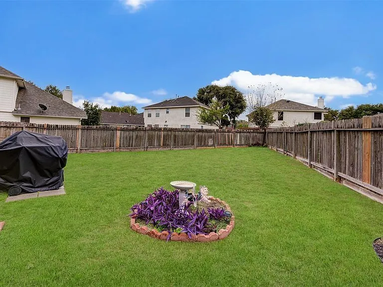 17015 Maricella Cir — Photo 26