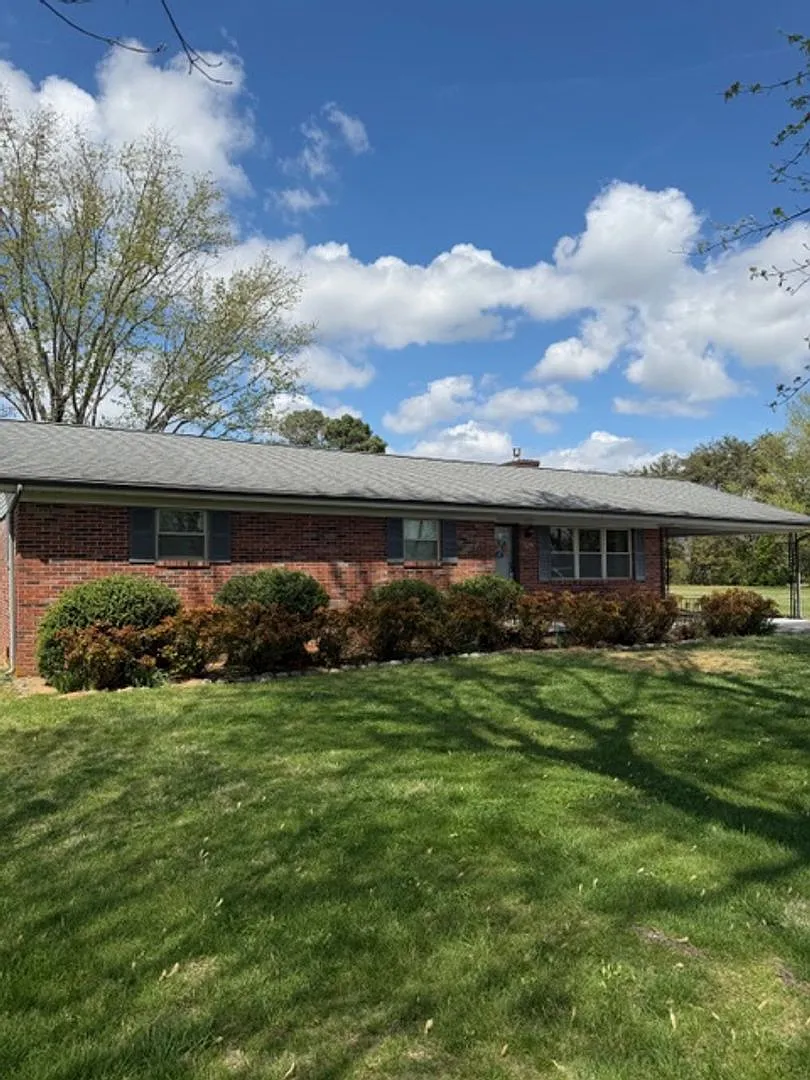 Building Photo - 2201 Grey Ridge Rd